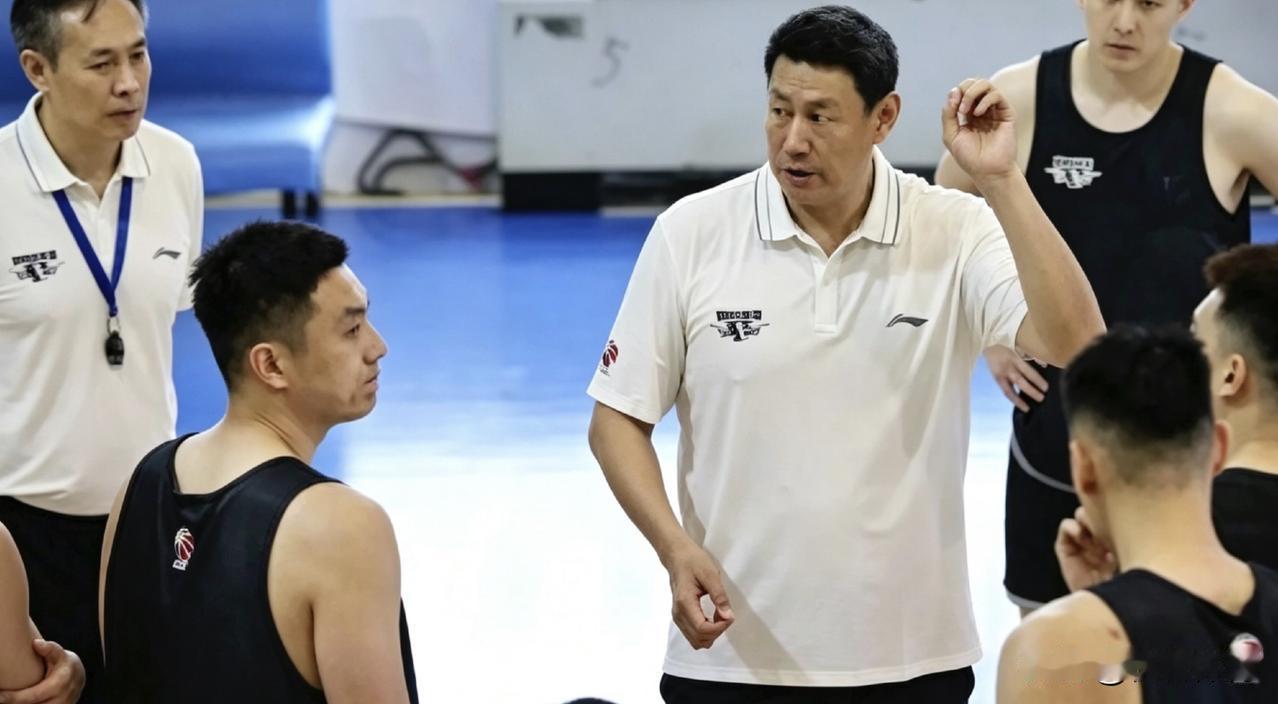 李楠指导正式解禁意味着什么？
时间过得真快啊，前国家队男篮、江苏队主教练李楠，今