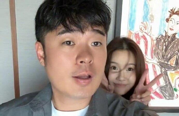 陈赫的老婆首次露脸，很可爱 