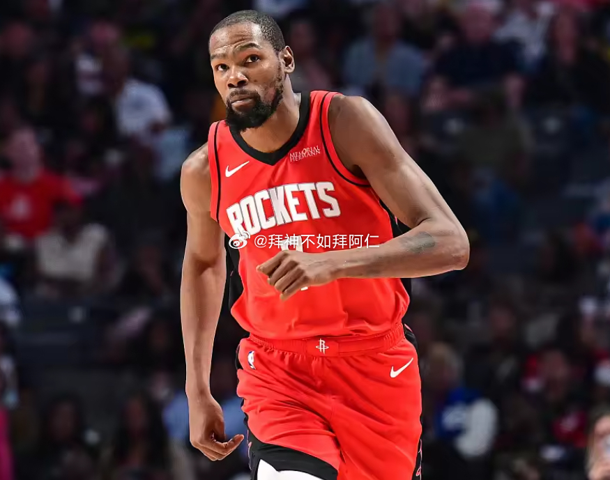 NBA常规赛，火箭今日主场140-106大胜爵士。本场比赛，火箭全队送出了30次