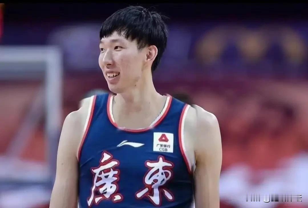 周琦复出，广东击败辽宁，扳平总比分

在今晚结束的本赛季CBA半决赛广东与辽宁的