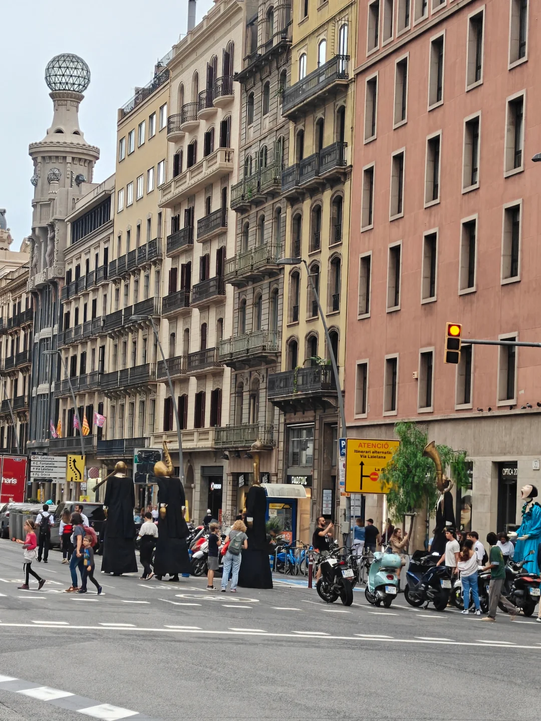 🇪🇸圣梅赛尔节也是很抽象😂