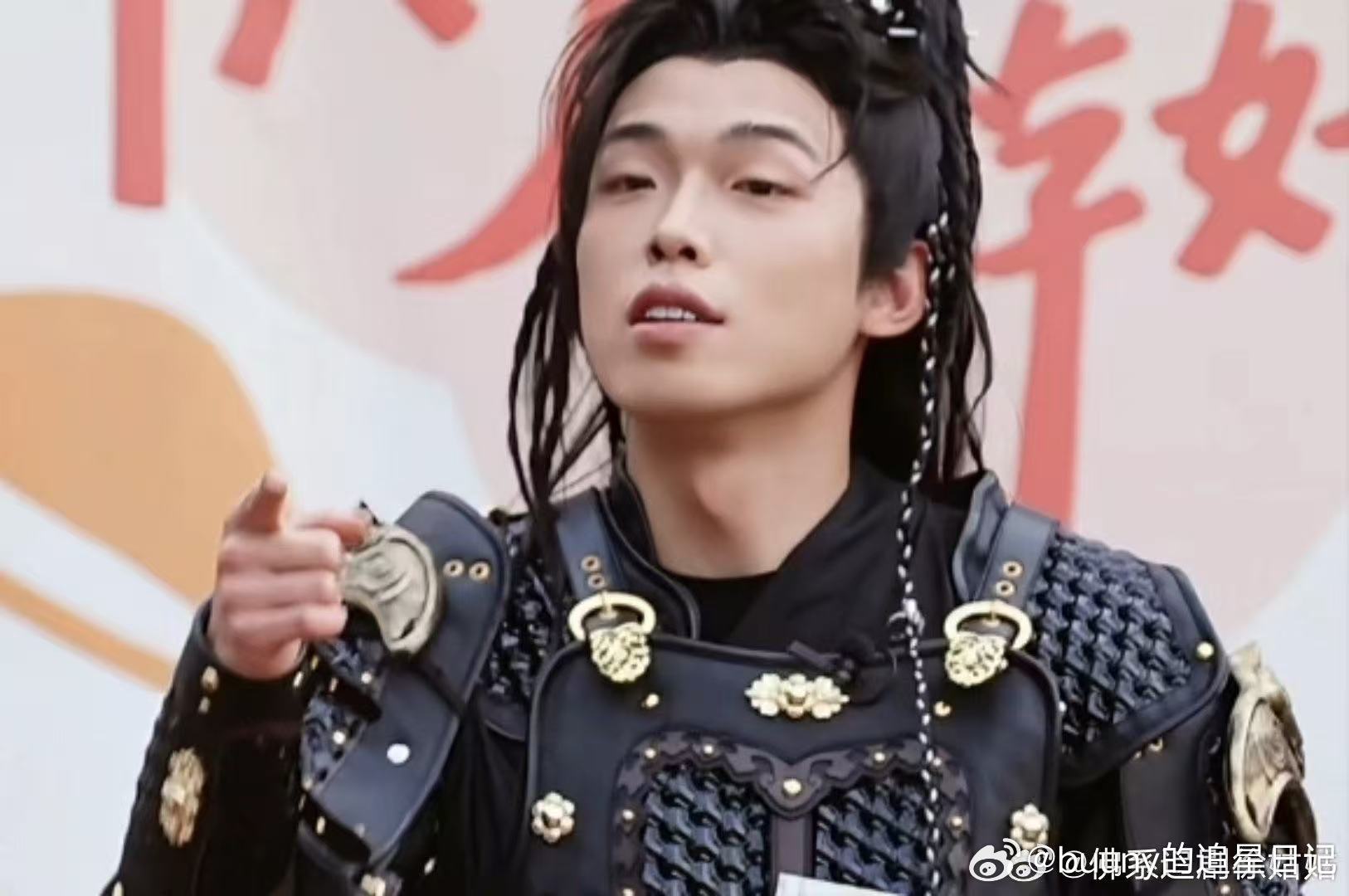 重庆网红NPC线下秒变显眼包重庆网红NPC整活太抽象了 樊二娃贺某人线下游戏名场