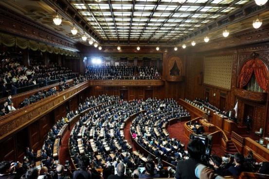 日本软肋被暴露？2026年1月23日，日本国会开幕，众议院正式解散！麻生太郎言论