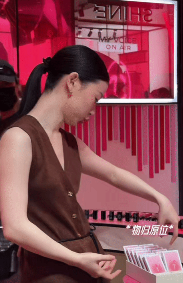 omg我要被萌吐了 单依纯不唱歌的时候就是小呆瓜啊🥺 