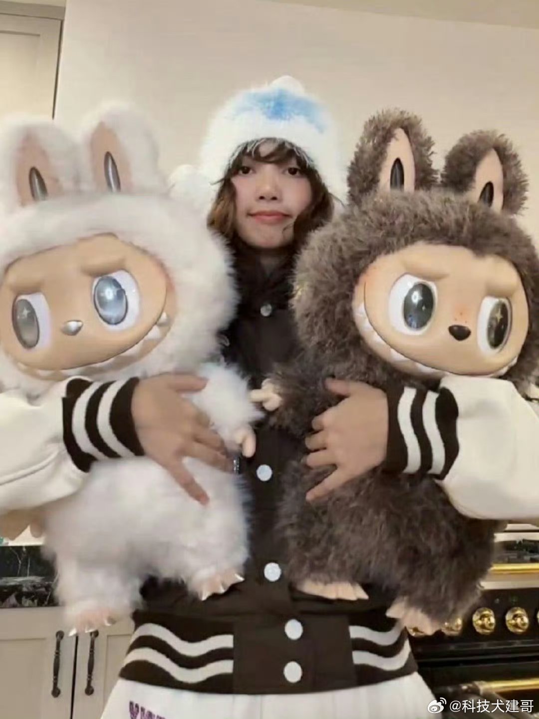 Lisa否认带火LABUBULisa嘴硬否认带火LABUBU，说不是谦虚，纯爱粉