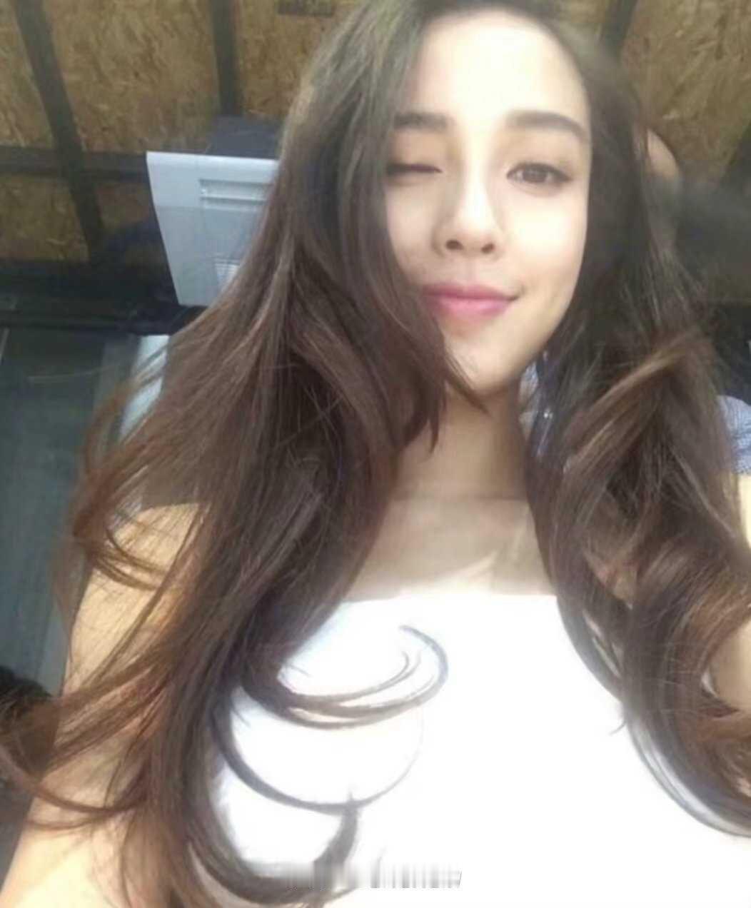 angelababy angelababy “你既是那美丽的日出，美好而又干净，