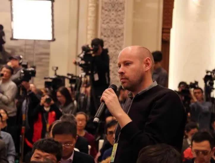 就在几天前，伊朗的新闻圈子被一则重磅人事任命炸开了锅。总统佩泽希齐扬大笔一挥，正