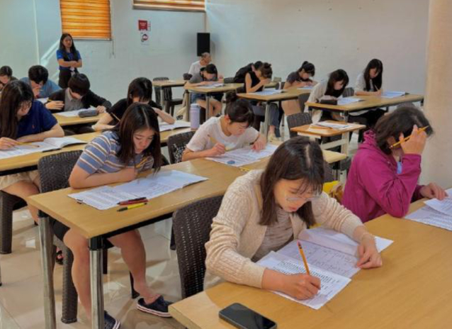 40岁华人在菲律宾读研，量化分析课成绩吊打全班同学，揭开一个真相！据阿典说，老柯