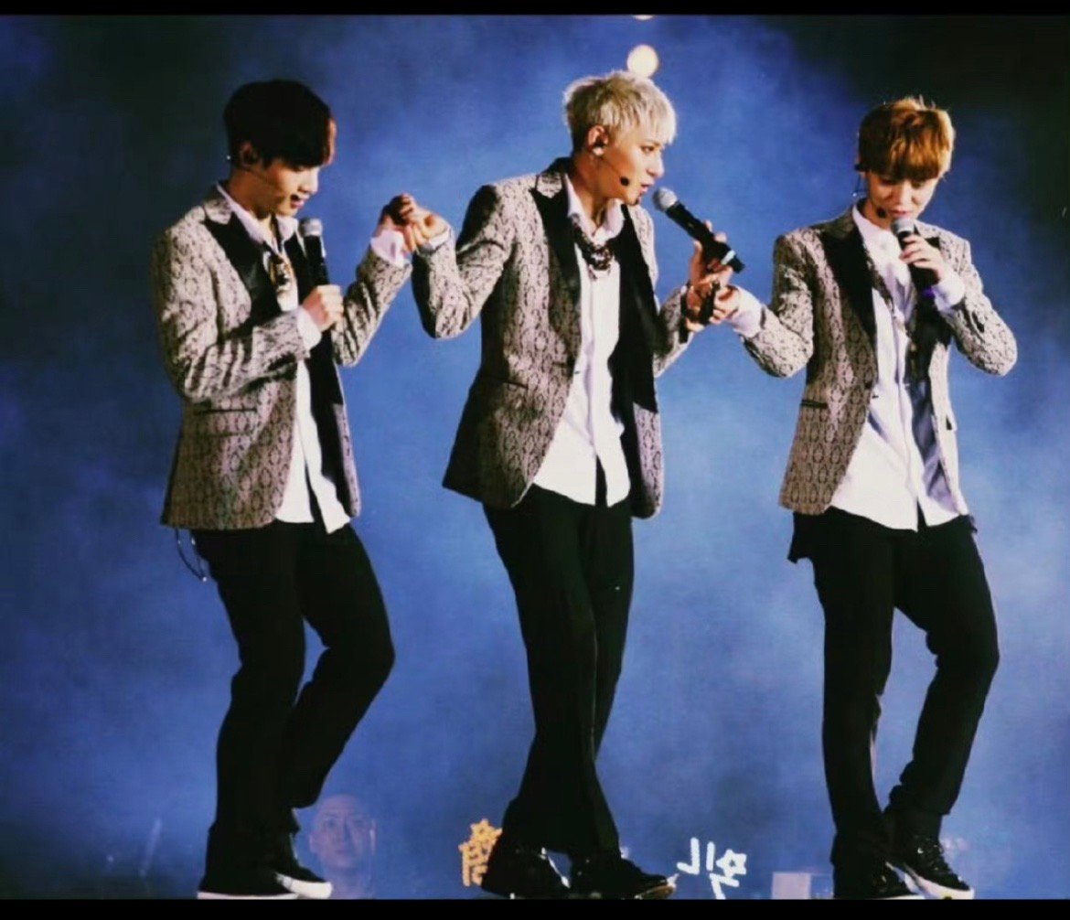 归国四子里当年最火的是谁？凡凡>鹿晗>黄子韬>张艺兴？ 