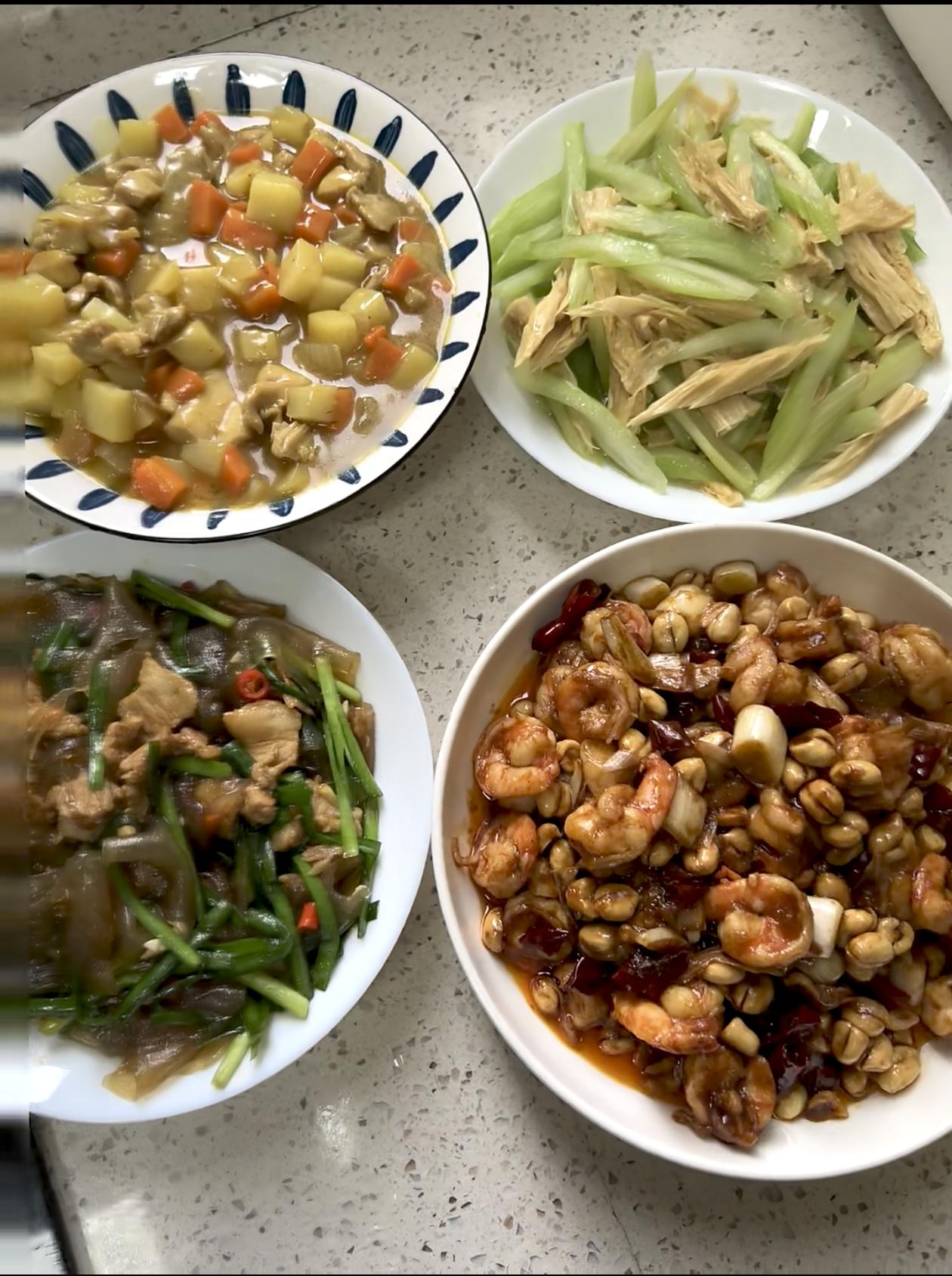 提醒大家一句，
女人这辈子，
千万别花穷人的钱，也千万不要
让懒人帮自己干活。