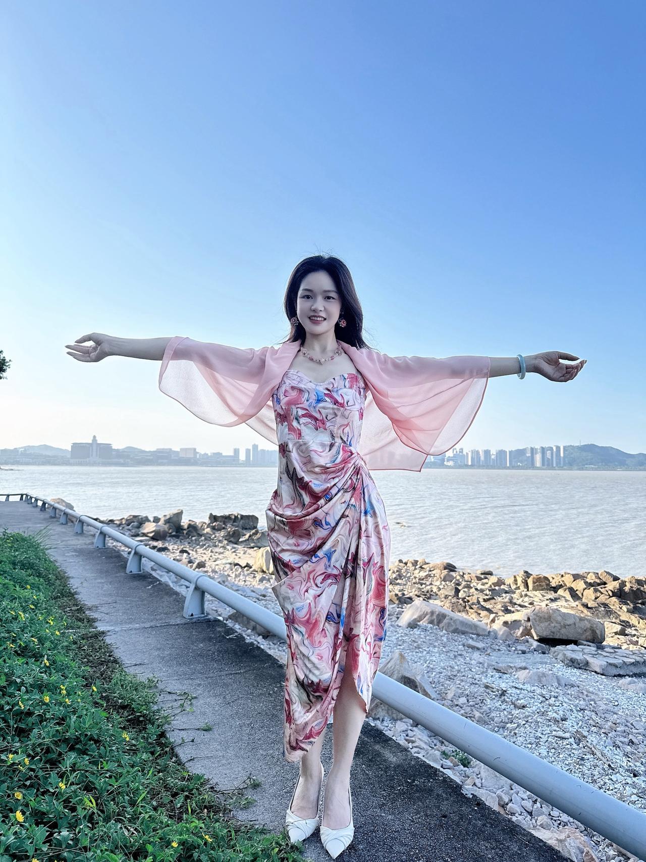 《人民日报》有段话说得好：“和优秀的人同行，和快乐的人相处，和舒服的人深交，和善