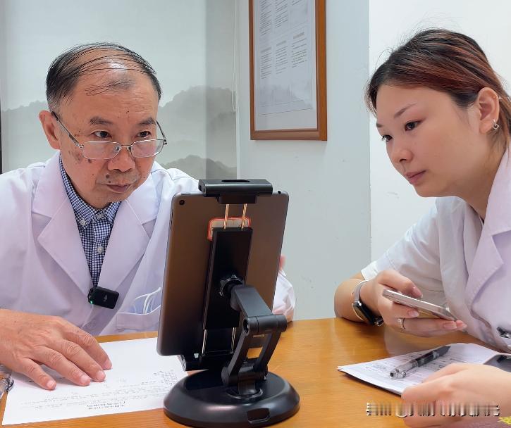 说了不下500遍了，失眠根本算不上一种疾病，不过是心脾两虚、阴虚火旺引起的症状！