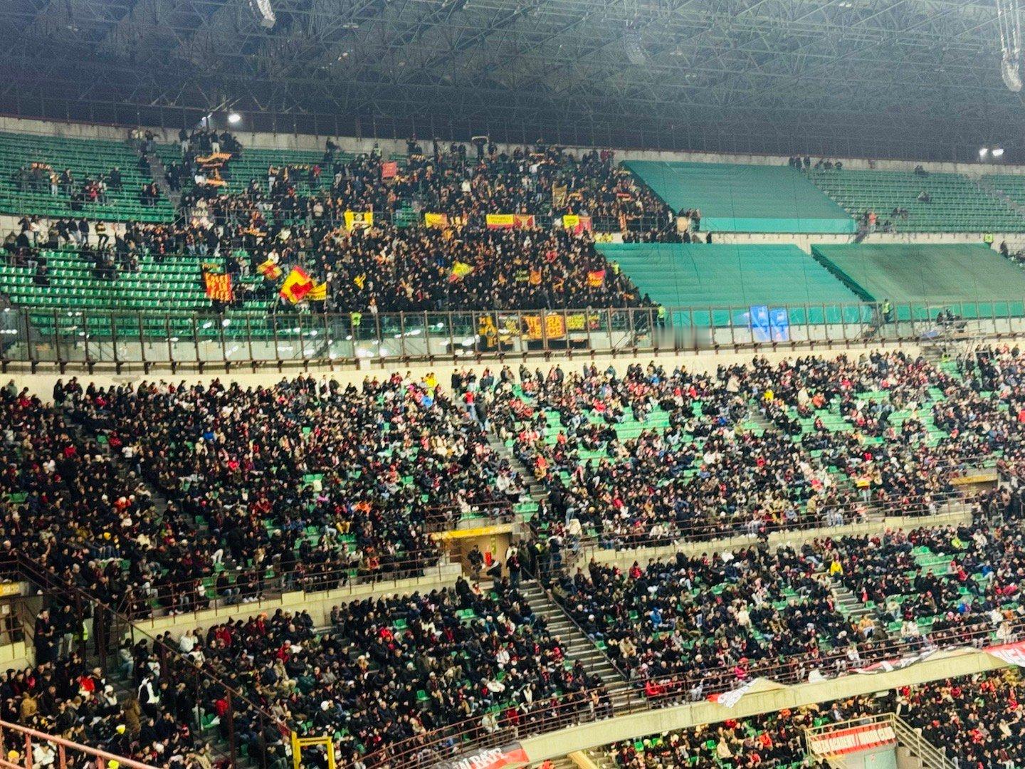 那天看米兰莱切，两队历史无法相比，相互交手莱切也是完全下风，历史上做客圣西罗大概