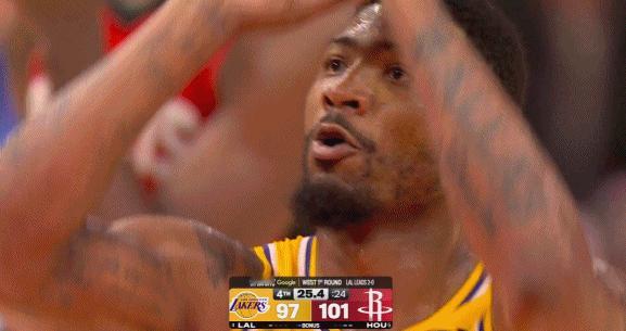 湖人火箭G3裁判报告：对湖人有利！
图1、斯玛特3罚提前进线违例
图2、詹姆斯抢