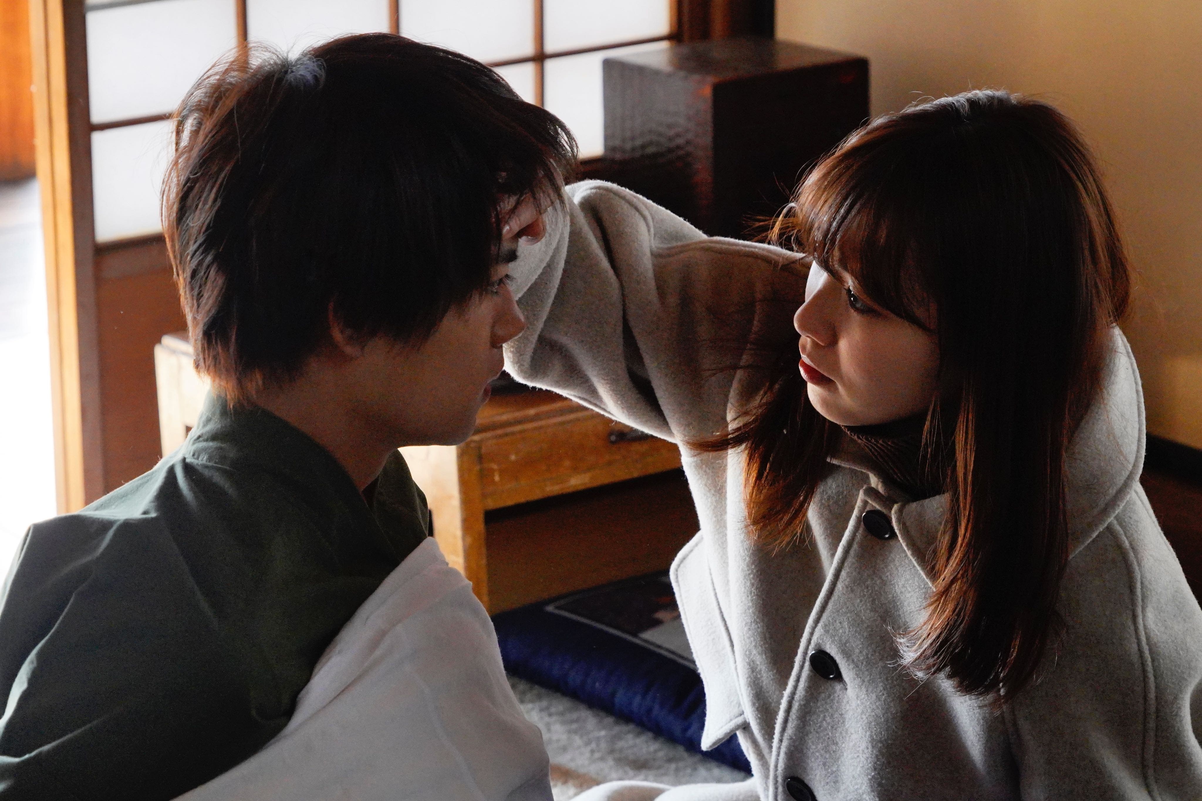 处于低谷时，人们不希望被告诉要往好的方面看。只想知道你是站在他们一边的。 