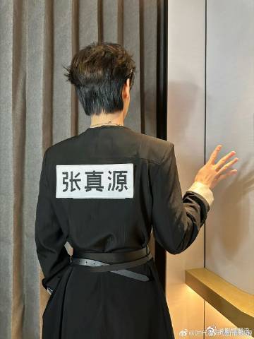 张真源出发录奔跑吧14 跑男常驻忙内终于就位！以前还在羡慕飞行嘉宾里的小张张，这