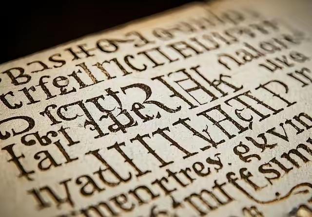 1912年，意大利商人伏尼契收购一家旧书店时，发现一本“奇怪的手稿”，一共260