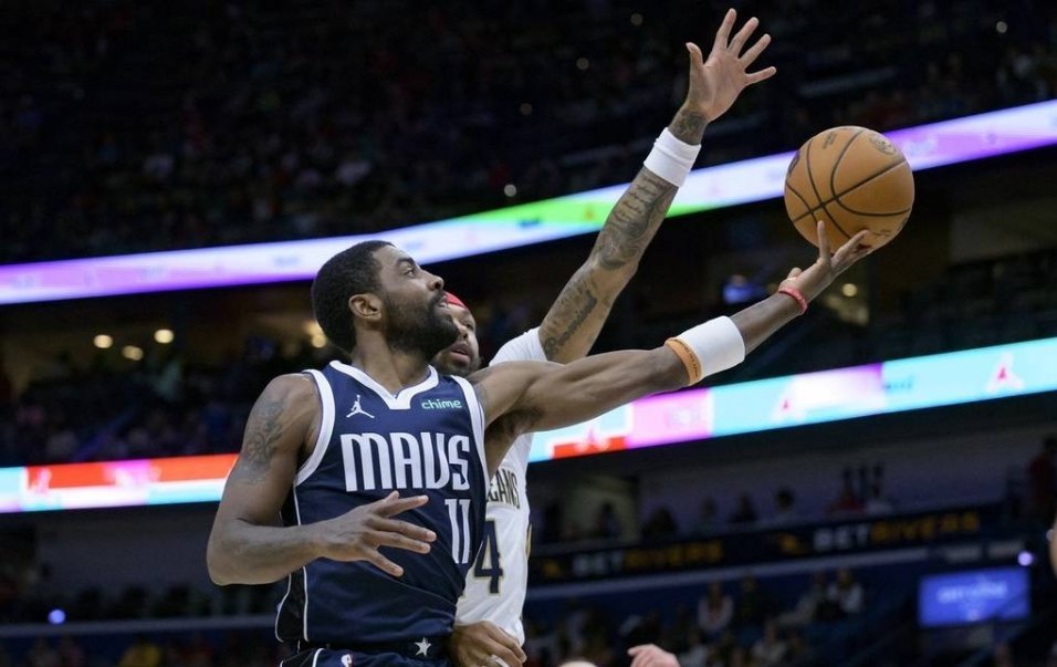 北京时间11月13日NBA常规赛，客场作战的达拉斯 独行侠以136-124击败新