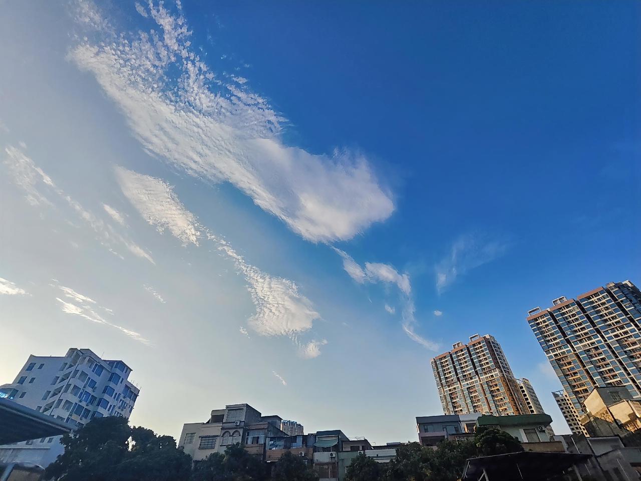 我们没有对抗时间的能力，只能学着和时间握手言和。一路走来慢慢发现，人这一生，最无