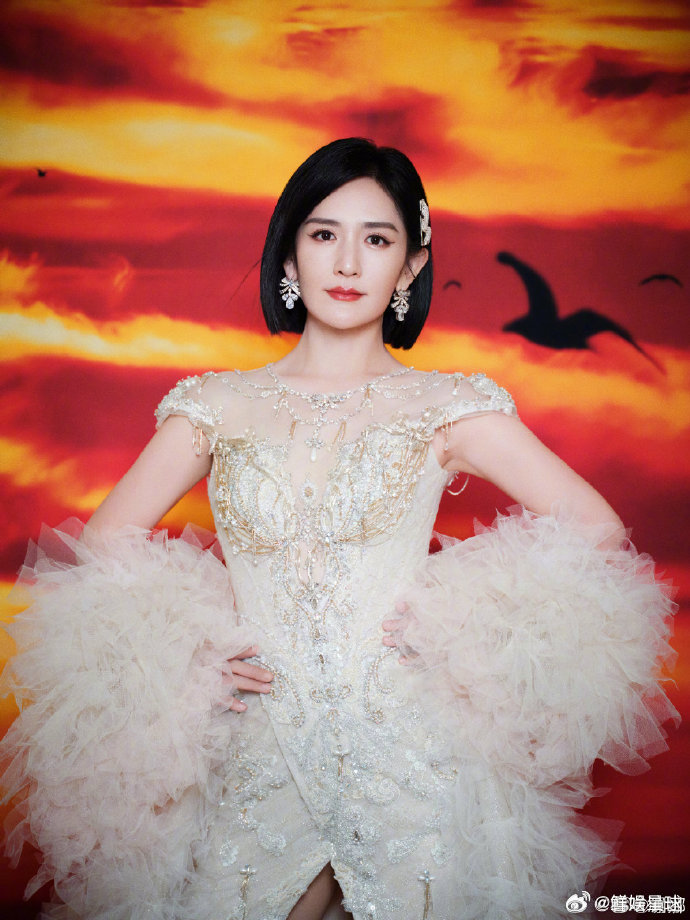 谢娜[超话]谢娜乘风见证人的台前幕后乘风2025谢娜的二公Vlog已经上线！每个