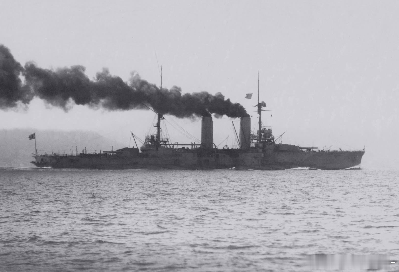 试航中的筑波号装甲巡洋舰，摄于1906年12月24日军事历史全触达中外舰闻