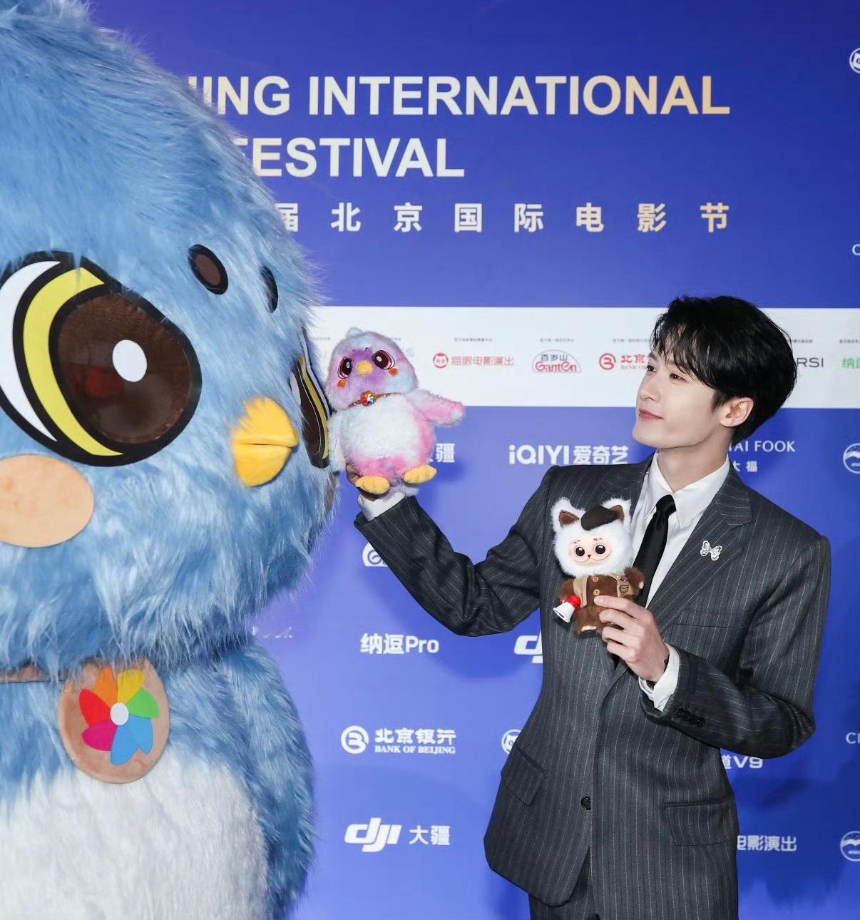 多谢媒体礼，收到了北影节宣传推广大使檀健次同款燕喜儿，可可爱爱。