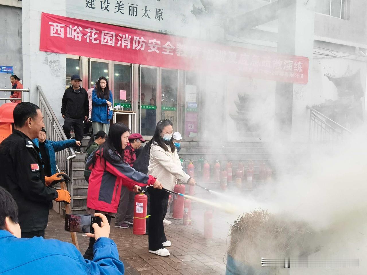 万柏林区神堂沟街道西峪社区：以练筑防 共护平安
 
万柏林区神堂沟街道西峪社区联