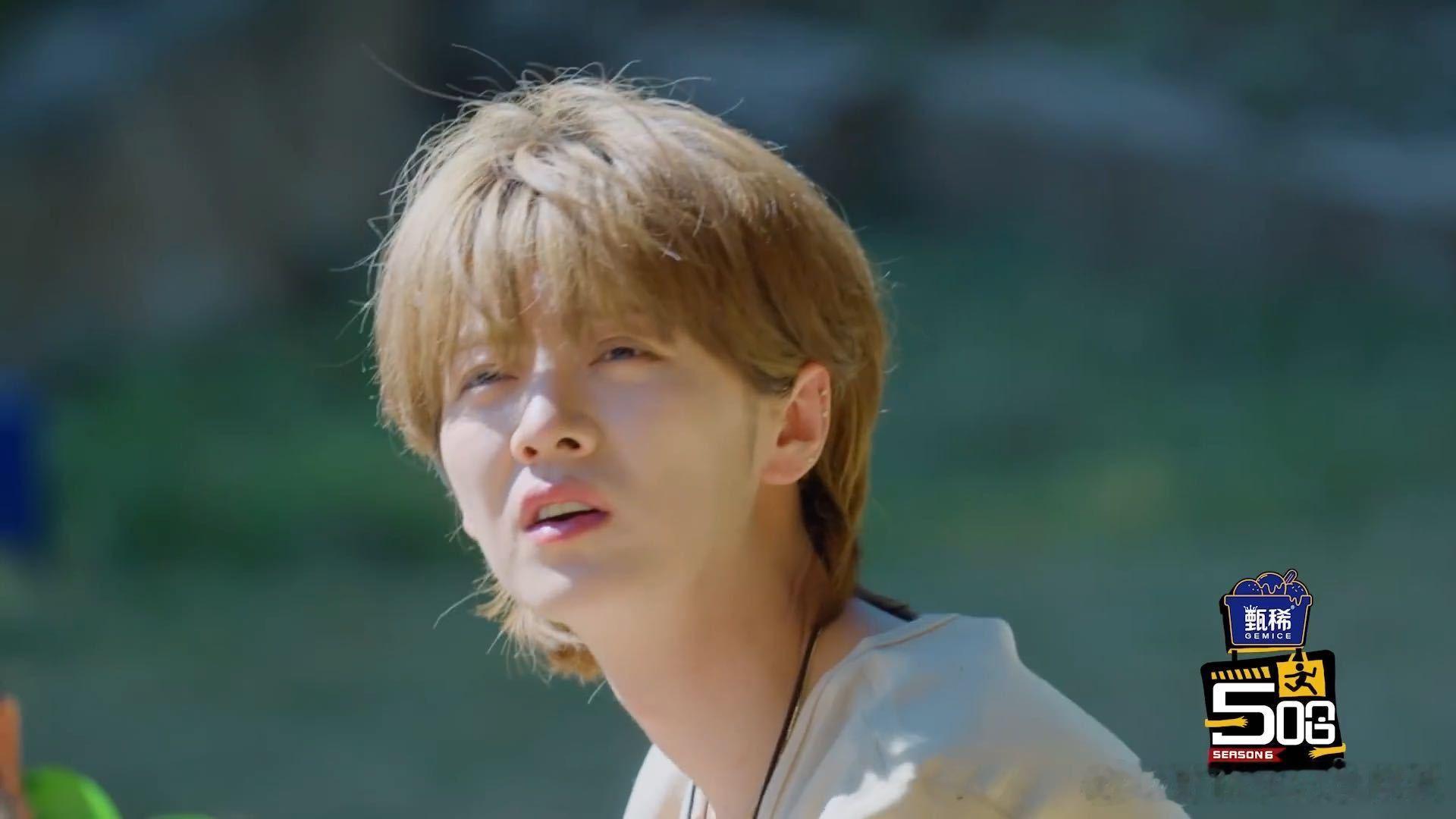 鹿晗野人造型鹿晗五哈被捆绑 五哈新预告的内容很有吸引力，鹿晗被捆绑带走制造悬念，