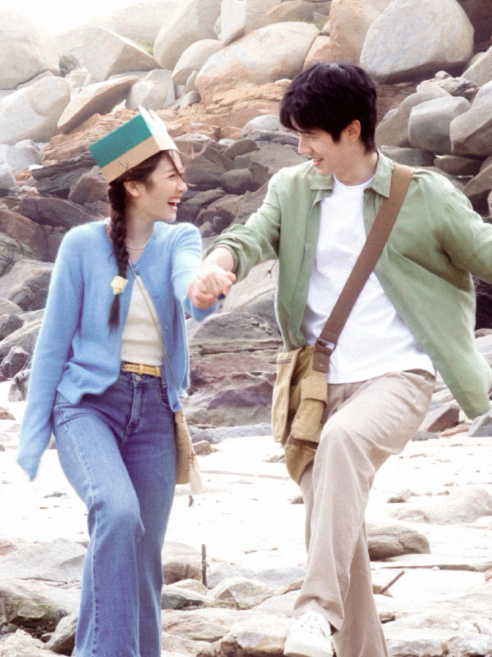 刘昊然李兰迪校园剧最严厉的父母  刘昊然李兰迪新剧牵手路透 这是什么夏日限定美好