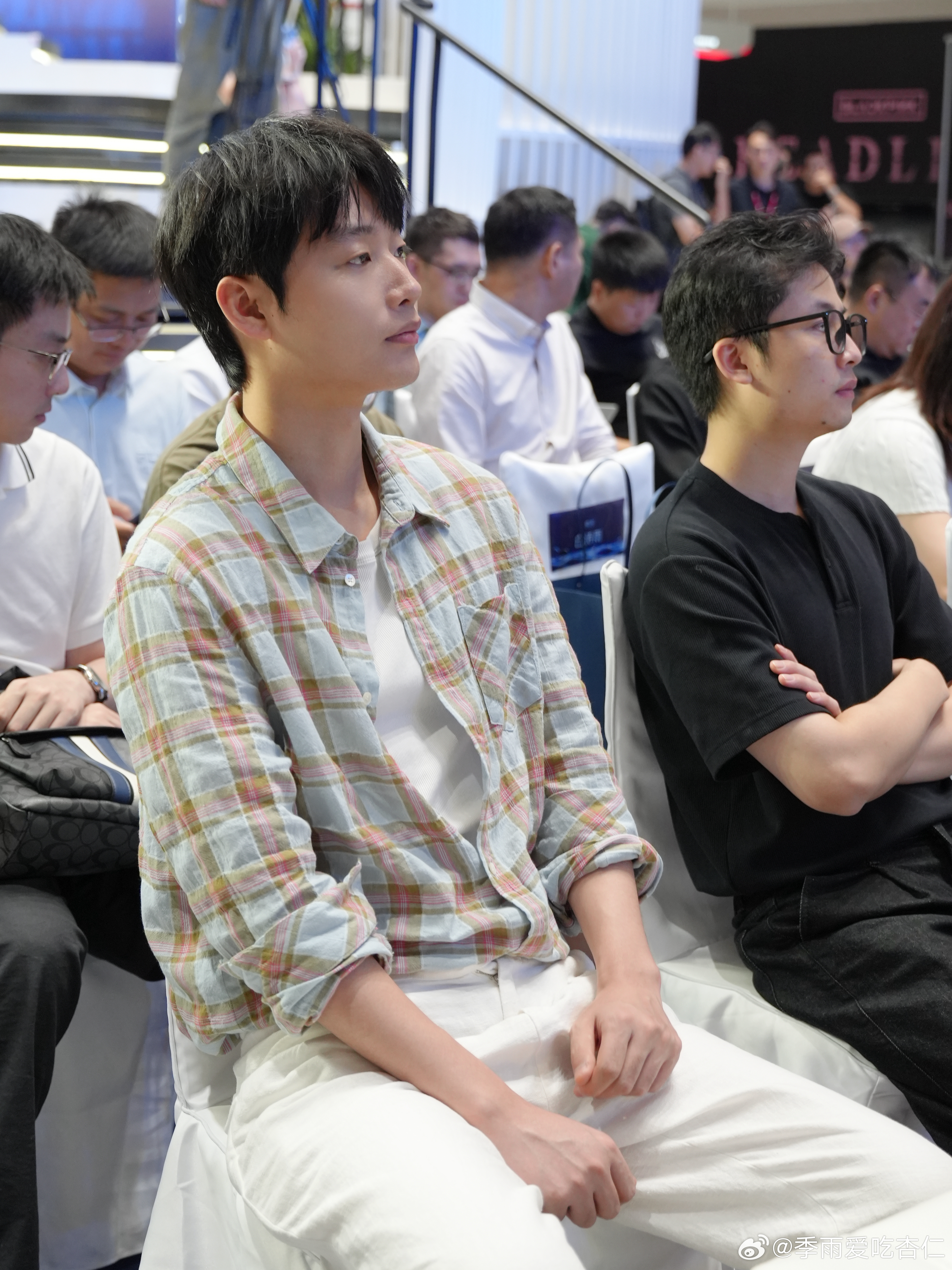 好久好久没回北京了…秋天的北京舒服到突然有点想念那时候的日子最近内心好容易波动不