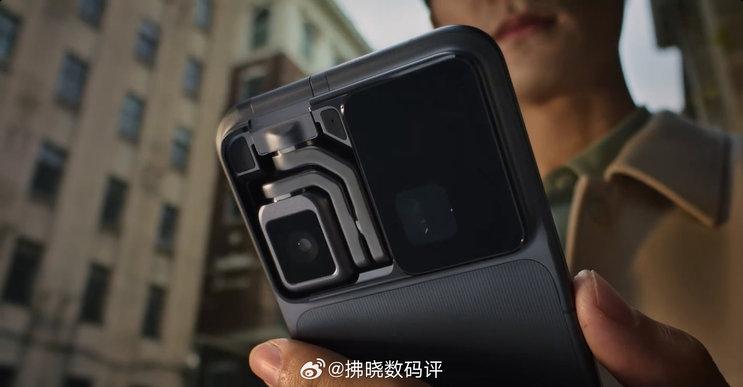 全球首款“机器人手机”荣耀Robot Phone 于今晚在MWC 2026上正式