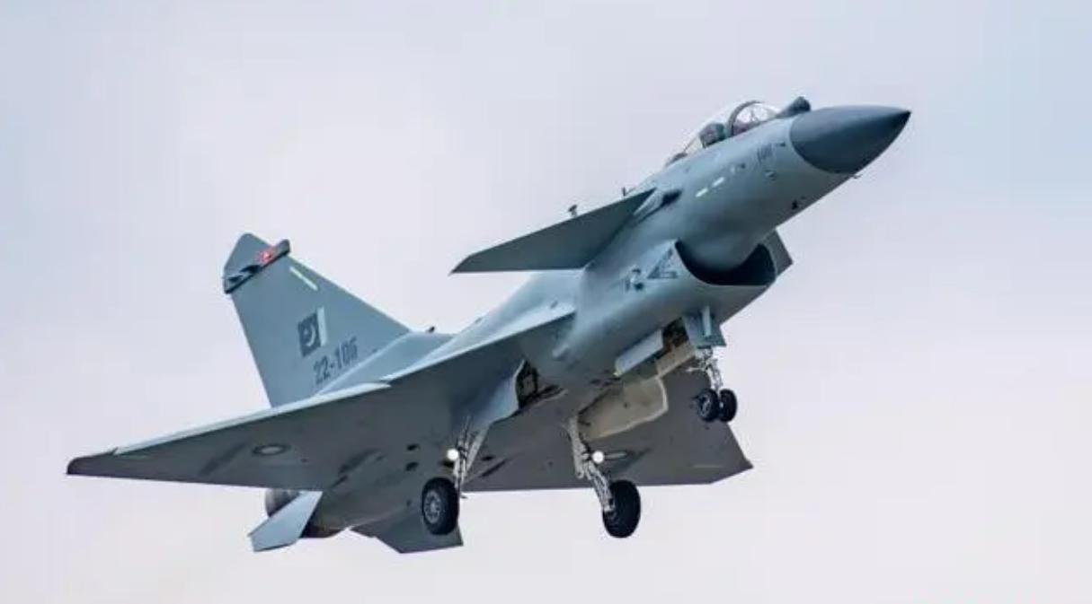 歼10CE若飞抵平壤？东北上空或被美日韩"锁死"！
 
不少人觉得给朝鲜几架先进