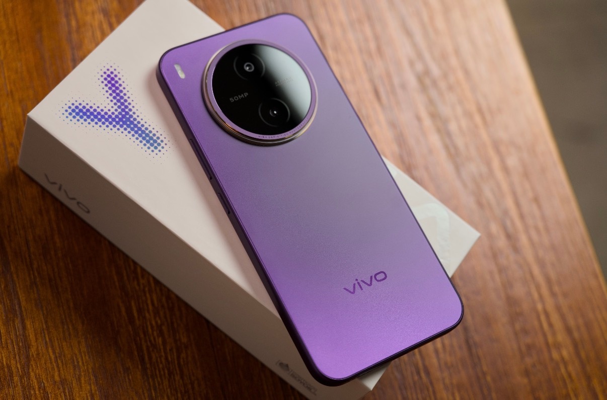 以前普及 2 亿像素，是为了让你拍得美现在普及亿级大电池，是为了让你用得爽！vi