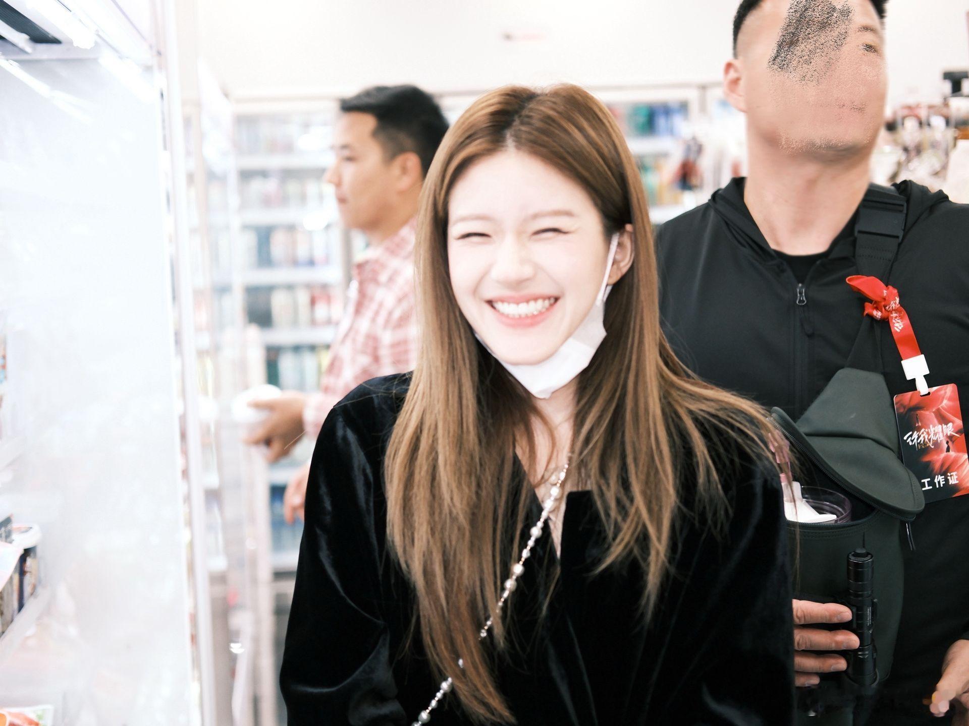 赵露思小跟班更新16宫格没见过的许妍，是好久不见的许妍，太漂亮了完全满分女，美图