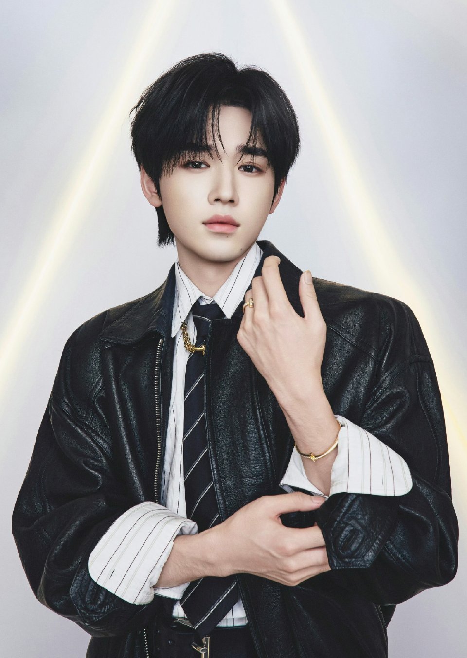 宋亚轩 这手能掐我脖子吗