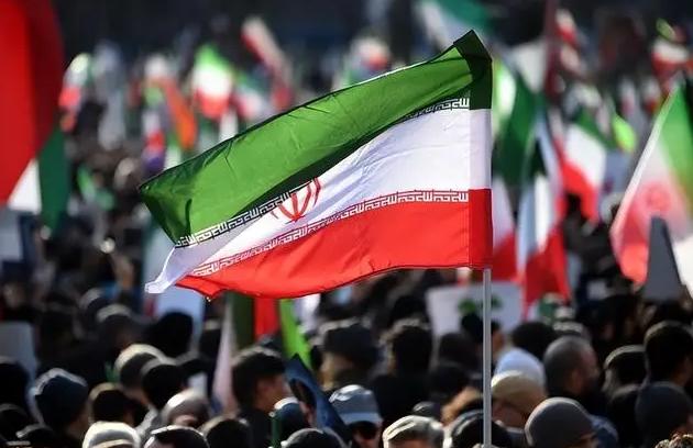 伊朗官方通讯社法尔斯通讯社消息：阿亚图拉·哈梅内伊没有指定也没有推荐接班人。他将