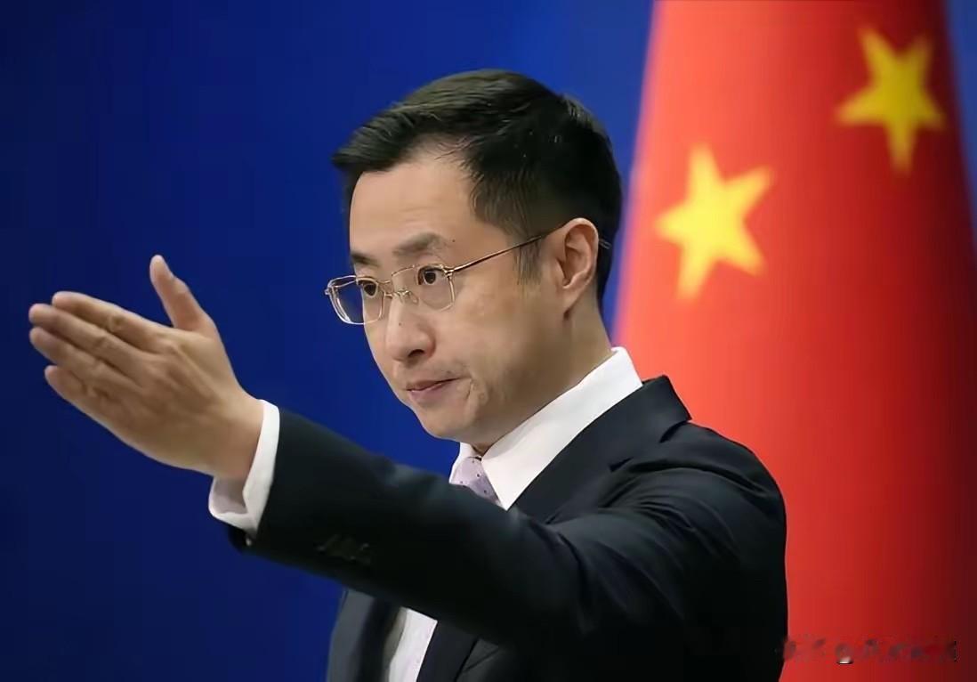 中方这次没吵没闹，直接甩出五张牌，把美方的算盘砸了个稀碎！

8月5日这一天，商