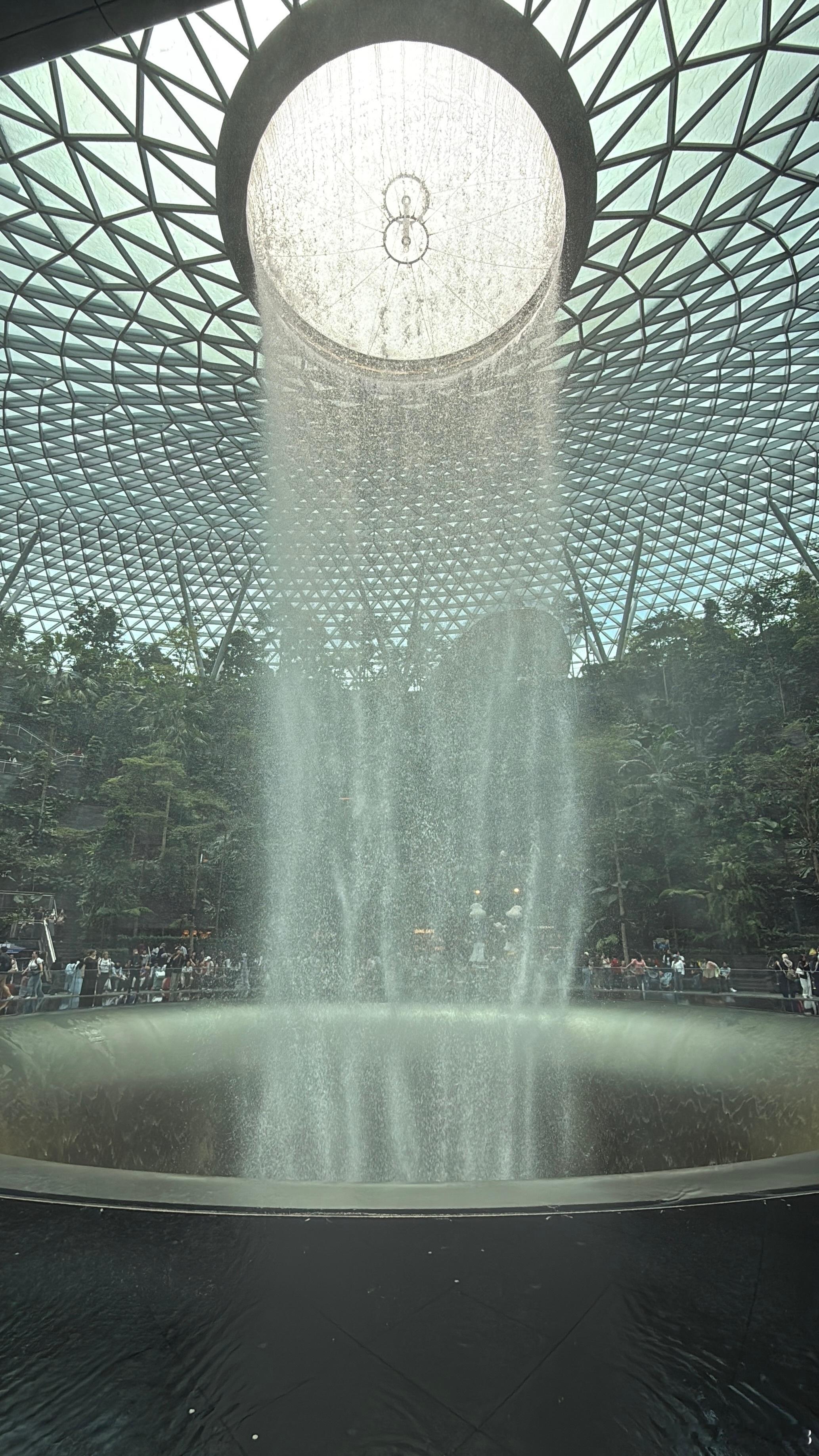 樟宜机场确实可以玩一天 