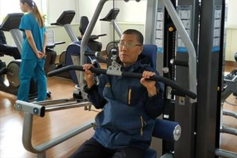 “鬼附身？”2000年，哈尔滨一个26岁小伙意外离世，他的心脏移植给了57岁的杨