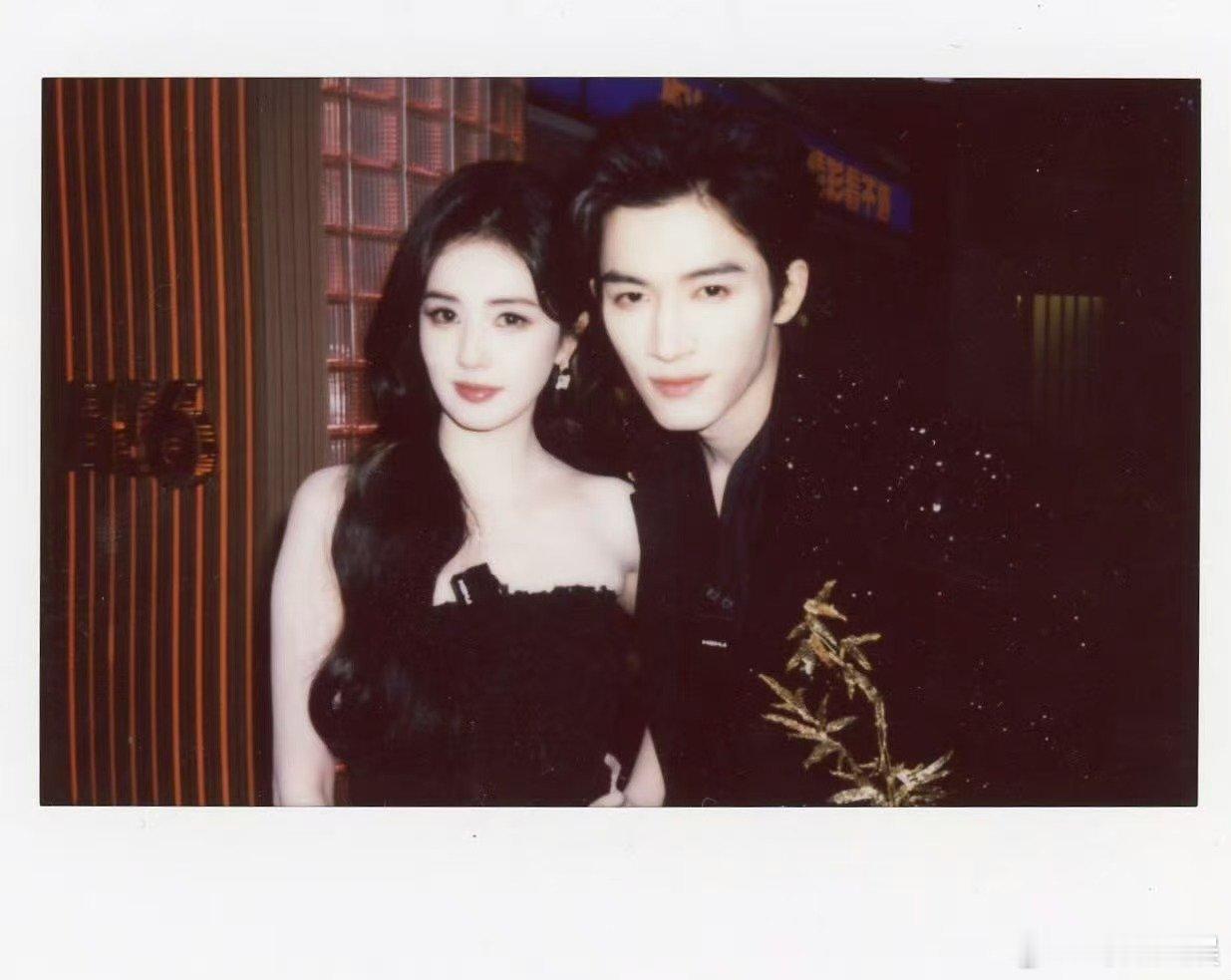 白鹿王星越hi6拍立得白鹿王星越你好星期六拍立得白鹿王星越你好星期六拍立得，好看