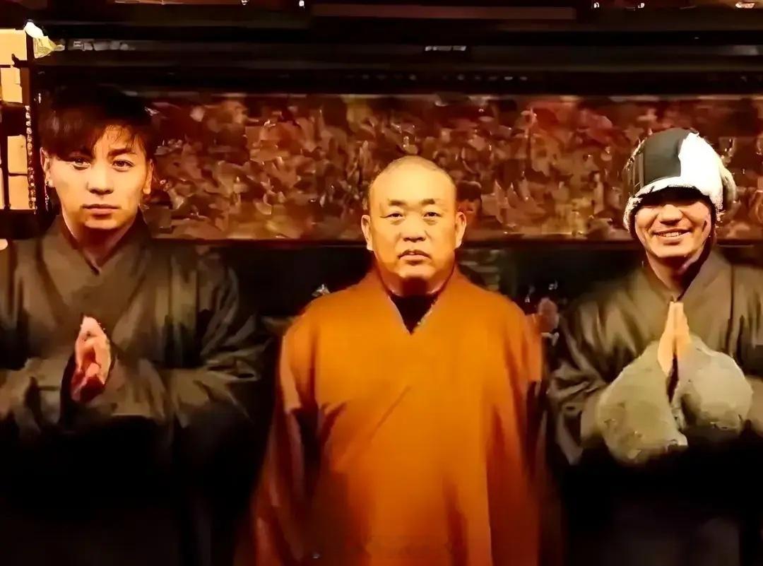 今晚的王宝强估计要失眠了。不是马蓉又来跟他要抚养费了，而是曾经拉他一把的师父释永