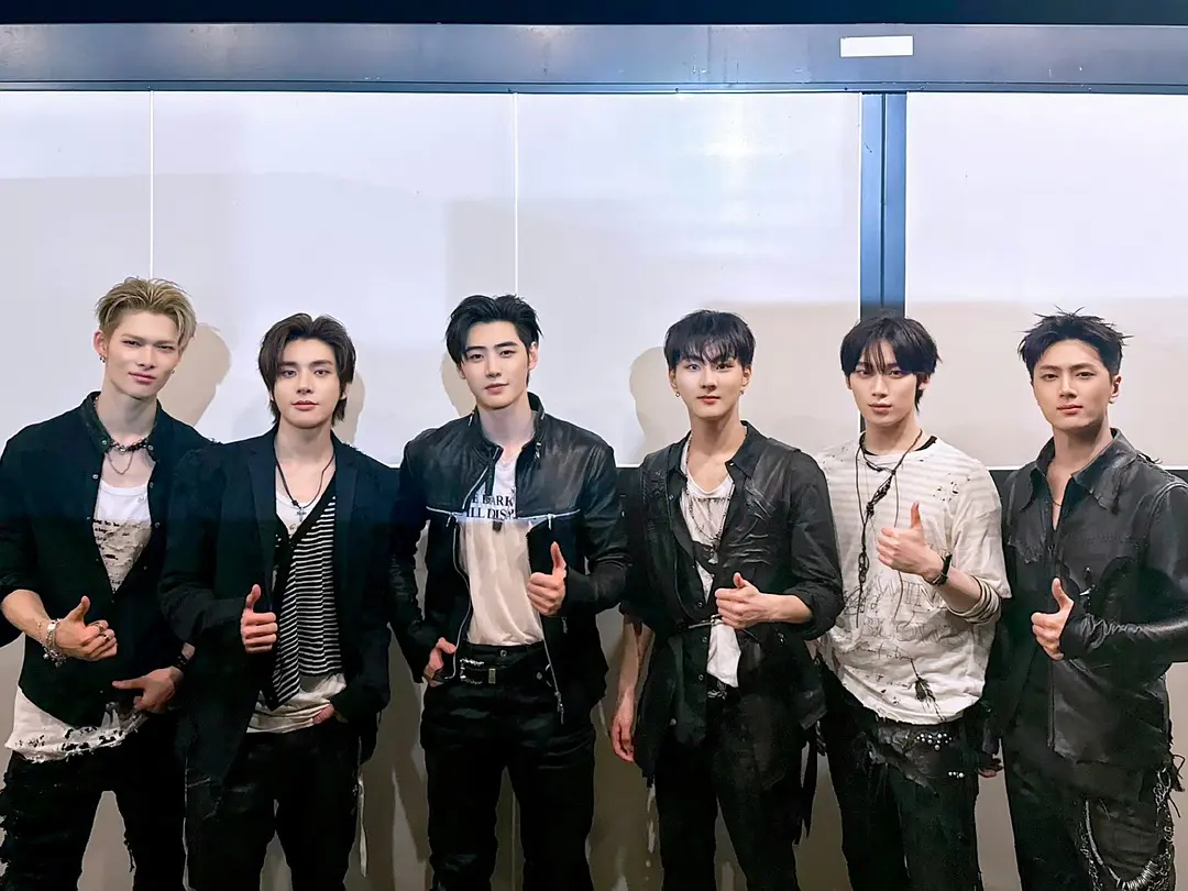 ENHYPEN 第一次六人合照 门面看起来是谁？梁祯元 朴综星 沈载伦 朴成训 