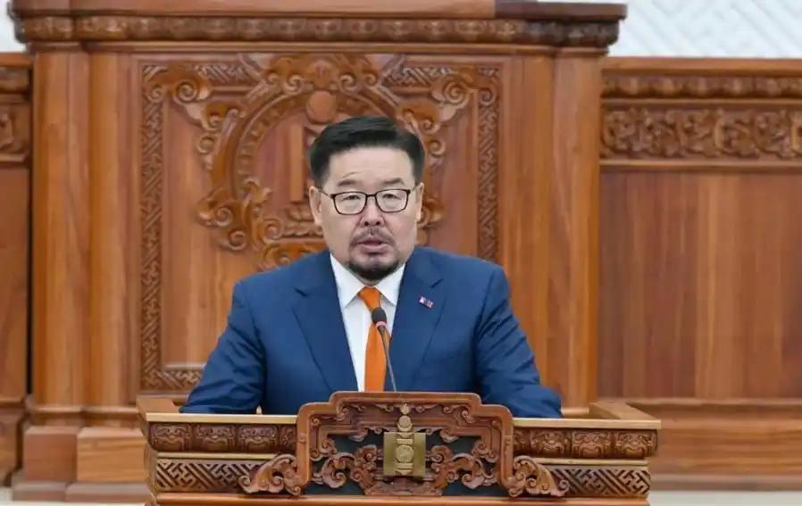 不能等，蒙古国总理赞丹沙塔尔辞职了，说白了就是蒙古国亲华派和亲西方派的斗争开始公