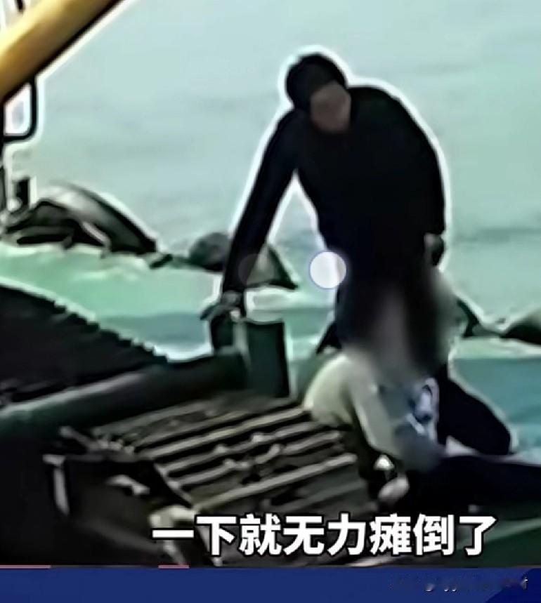 这是一场，惊心动魄的救援！一辆自用车，失控掉入了太湖里！车内被困的，是一位年轻的