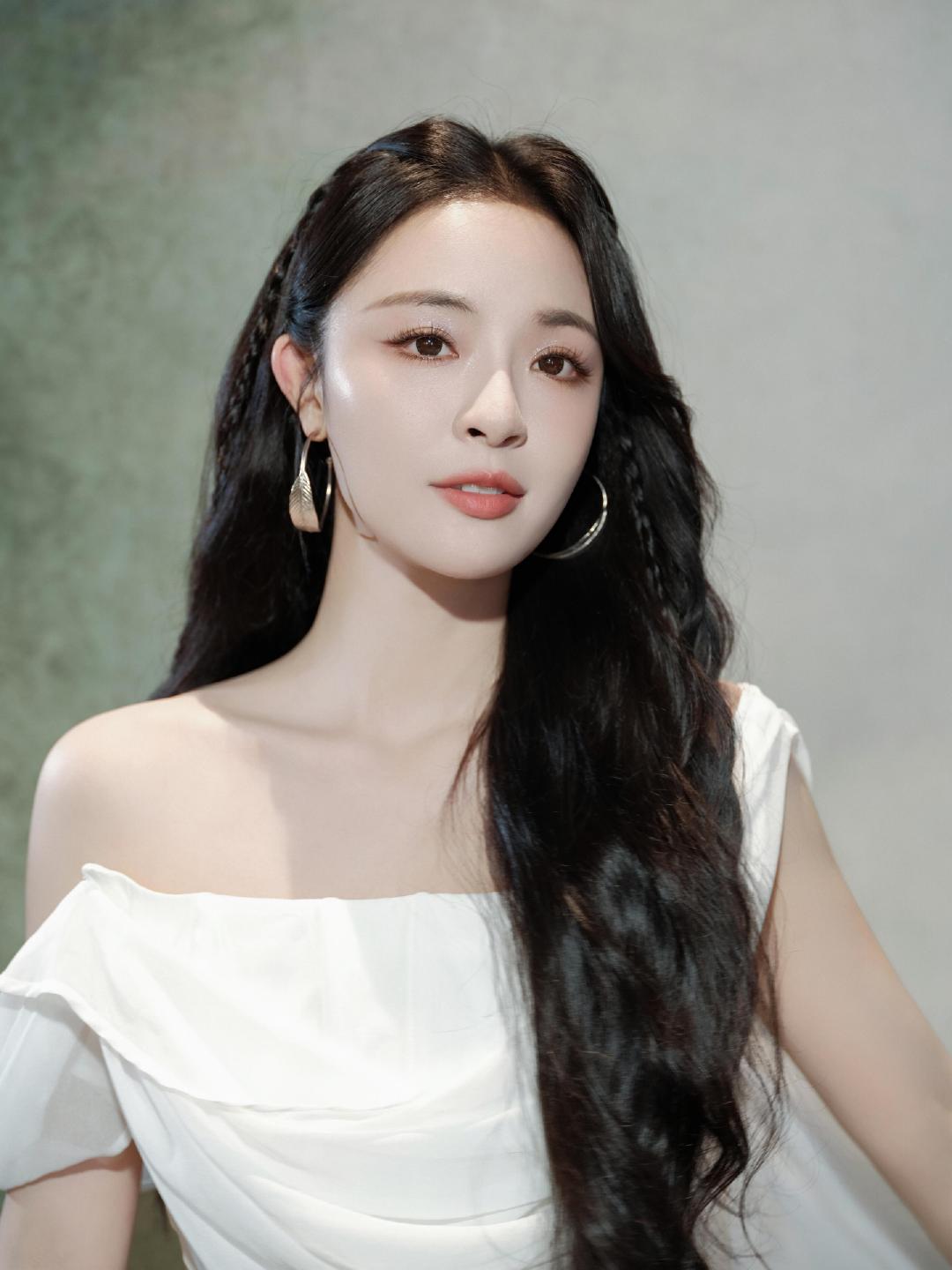 李莎旻子成为歌手居然已经十年了 真的被时间震撼到！从《小虾》走到《杀不死的花》，