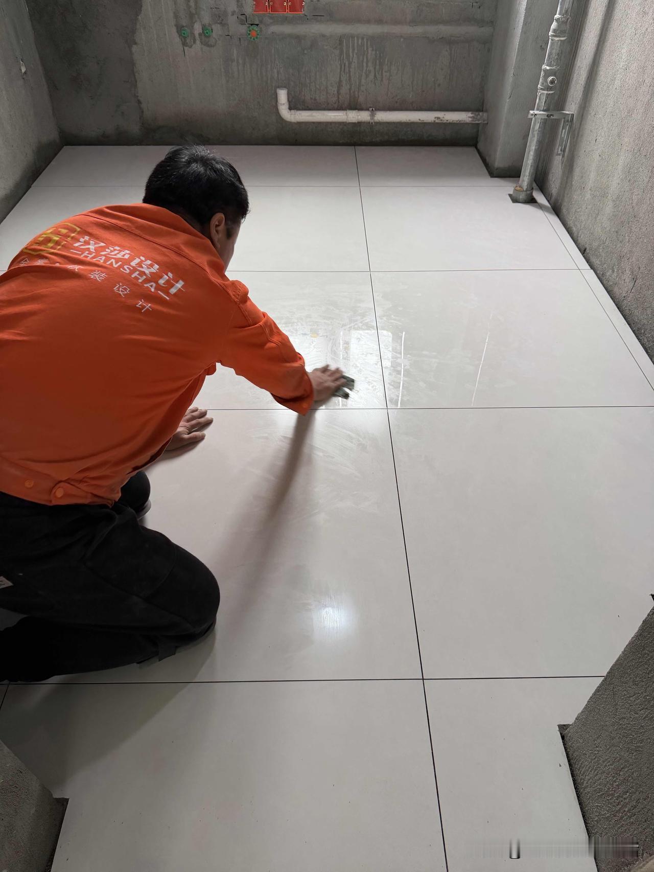 这卫生搞得到位，也不知道老张是不是看我来了故意的[偷笑]