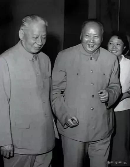 毛主席：三天不学习赶不上刘少奇。