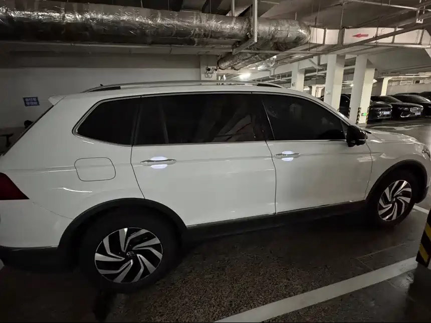 上汽大众途观 L Pro 在 2026 年 9 月改款上市，中型家用 SUV。外