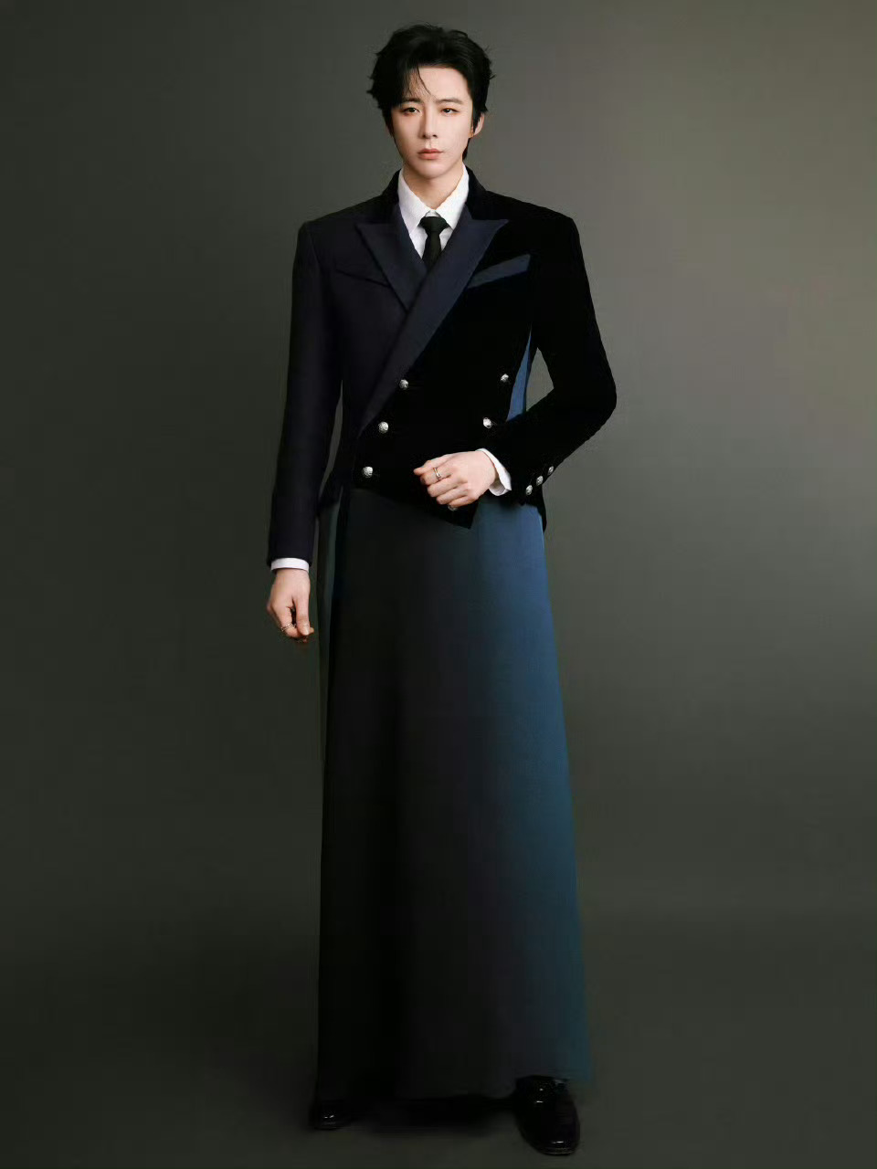 刘宇宁高定造型回顾[鲜花]Julien Fournie 2025春夏高定 Rob