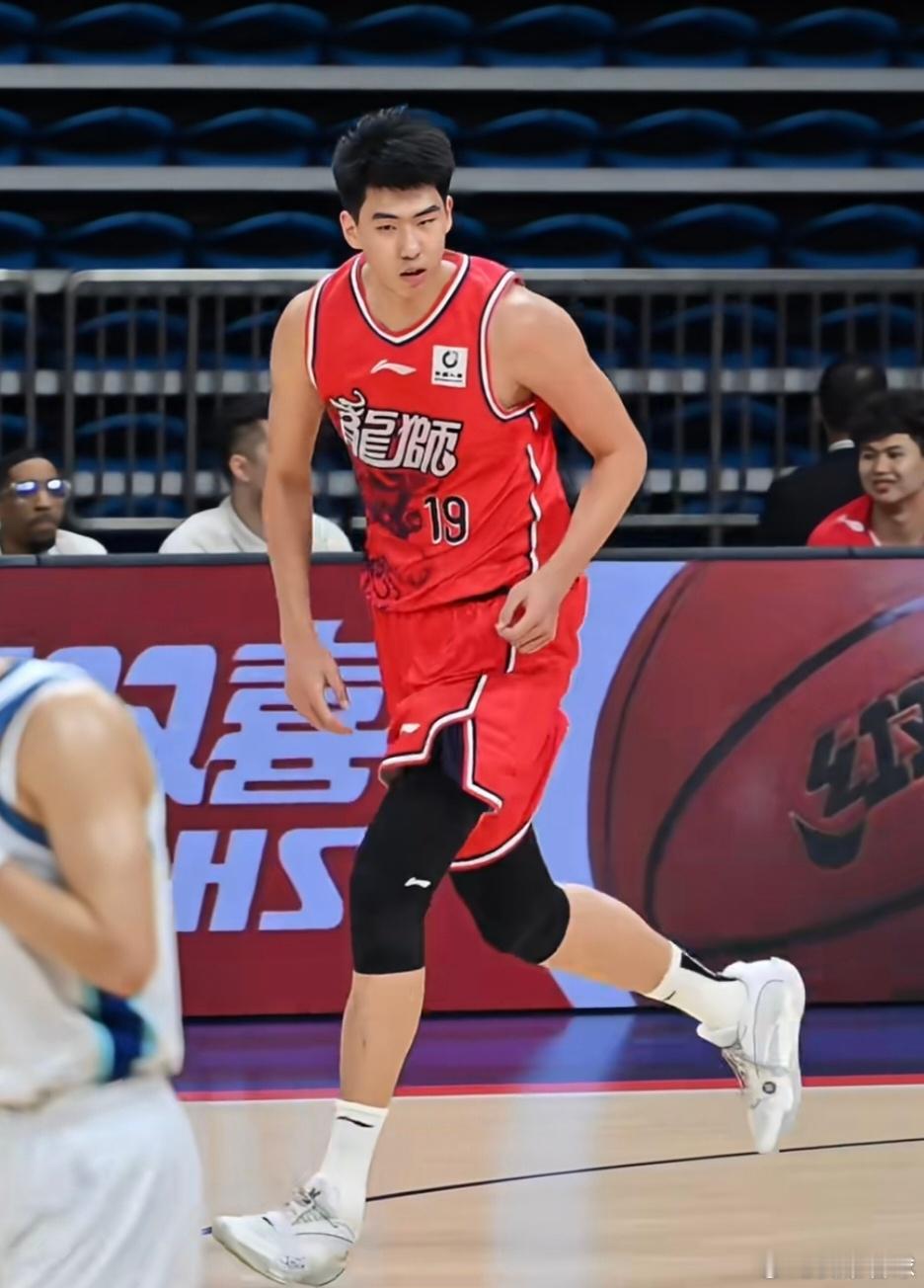 好消息，徐昕收到了5支NBA球队的试训邀请，替徐昕感到高兴，能被NBA球队主动邀